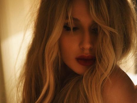 Loboda сделала селфи в расстегнутых штанах