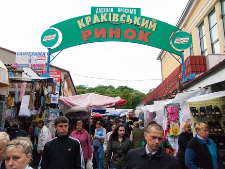 Во Львове милиция проверяет информацию о минировании двух рынков