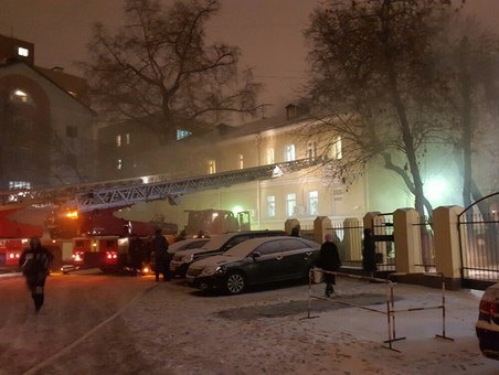 В Москве загорелось здание Таганского районного суда – СМИ