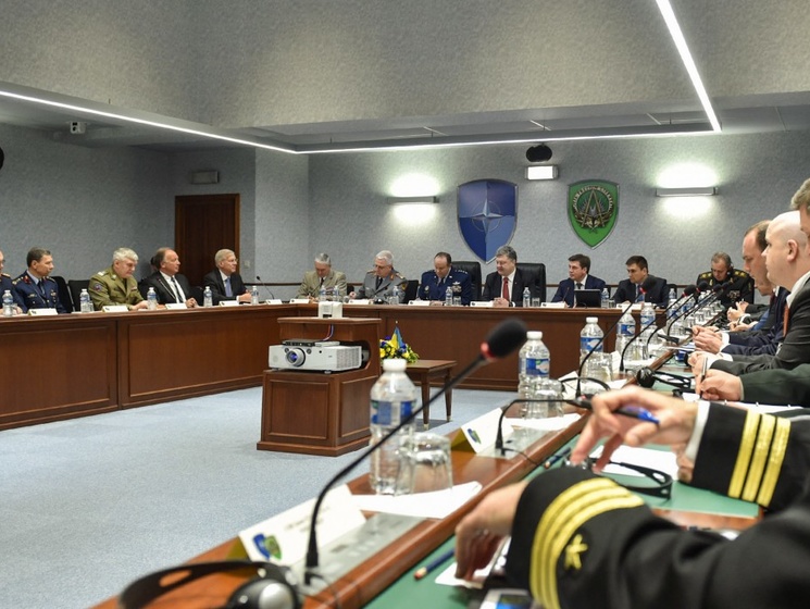 Украина и НАТО подписали "дорожную карту" оборонно-технического сотрудничества