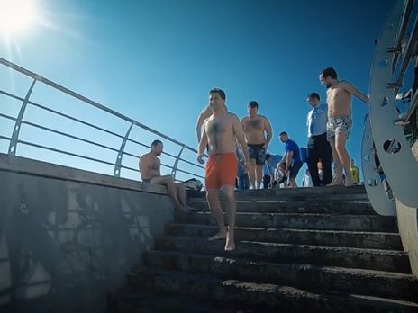 Зеленский в шортах 