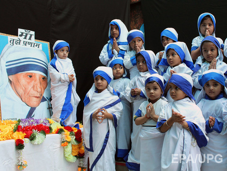 Мать Тереза будет объявлена святой в сентябре 2016 года