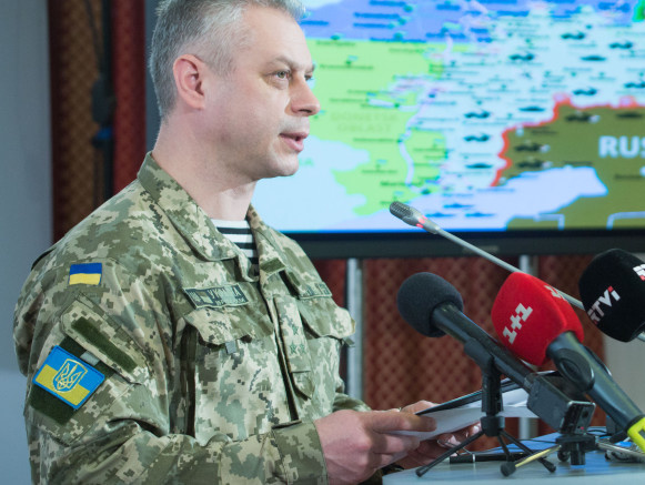 Спикер АП Лысенко: В зоне АТО получили ранения четверо украинских военных
