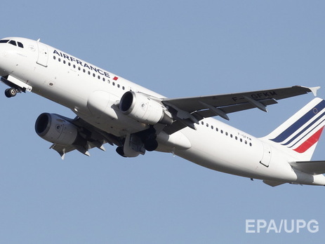 Самолет компании Air France совершил вынужденную посадку в Кении из-за 