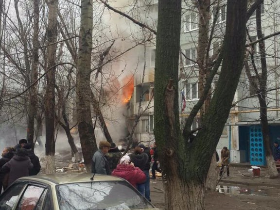 МЧС РФ: В Волгограде в жилом доме, где произошло два взрыва, обрушились со второго по девятый этажи