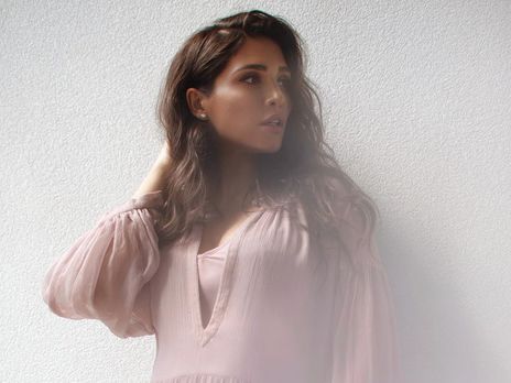 Димопулос показала голый живот на позднем сроке беременности