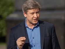 В июне Данилюк получил 36 тыс. грн премии