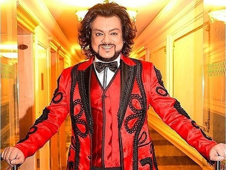 Киркоров с детьми украсил обложку журнала Hello