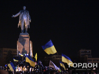 Харьковский горсовет в среду решит, сносить ли Ленина