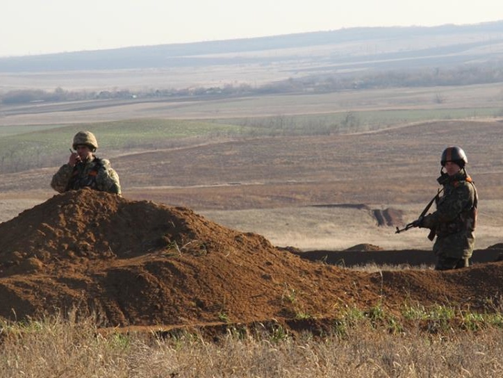 Пресс-центр АТО: Боевики, занявшие Коминтерново, обстреляли украинские позиции из минометов