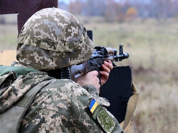 В Минобороны заявили, что РФ перебрасывает на оккупированный Донбасс дополнительные подразделения снайперов