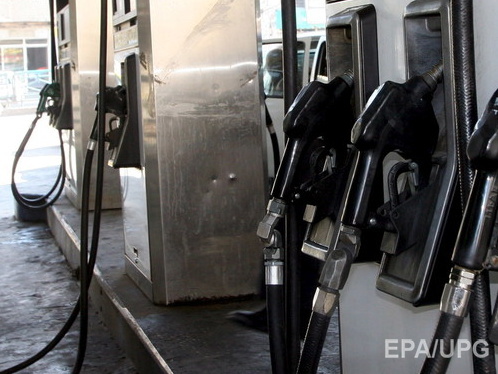 Во Франции цена на топливо опустилась до уровня 2009 года