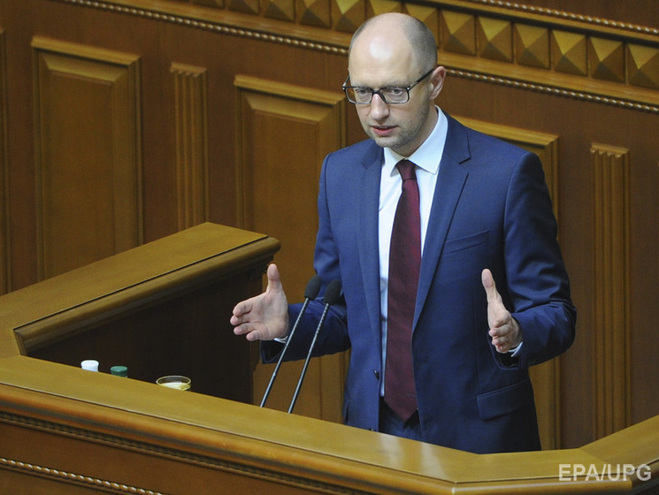 Яценюк: Украина намерена ввести ответные санкции против России с 1 января 2016 года
