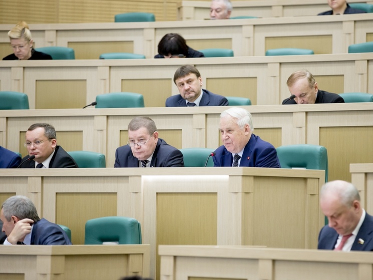 Совет Федерации РФ одобрил порядок выплаты жителями оккупированного Крыма кредитов украинским банкам