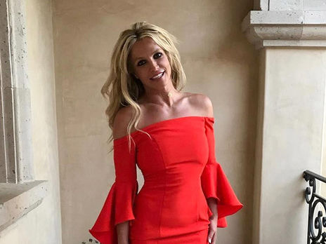 Спирс показала фото и видео с бойфрендом