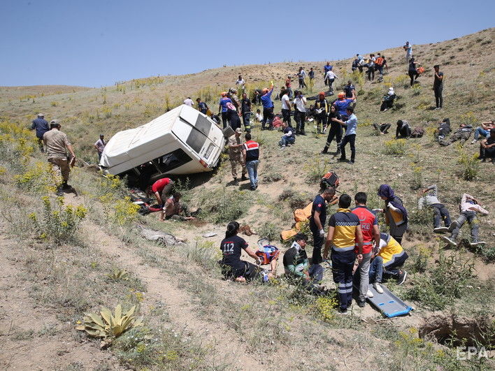 ﻿У Туреччині розбився мікроавтобус із мігрантами, 16 загиблих