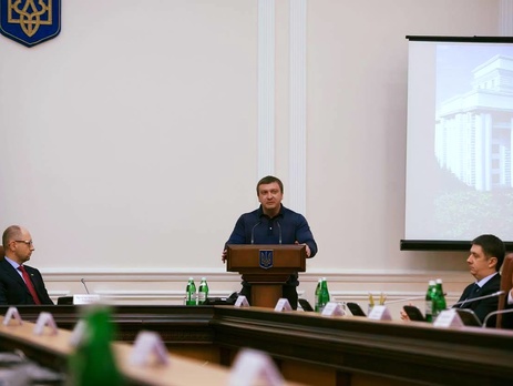 Петренко: Правительство приняло акты Минюста, позволяющие с 1 января демонополизировать регистрацию имущества и бизнеса