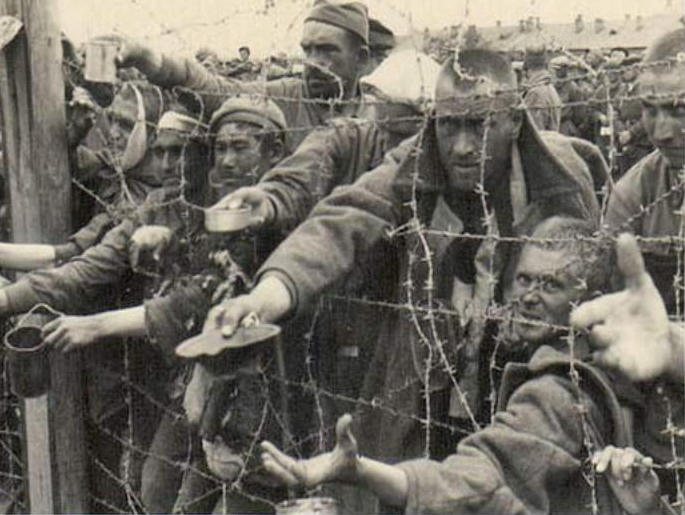 Киевлянка Хорошунова в дневнике 1942 года: В плену по-прежнему страшно. По 300&ndash;400 трупов выносят из лагерей каждую ночь