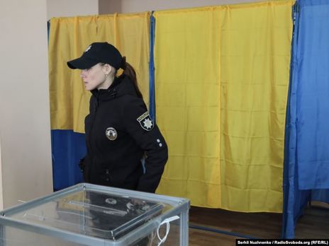 Полиция взяла под круглосуточную охрану все окружные избирательные комиссии в Украине