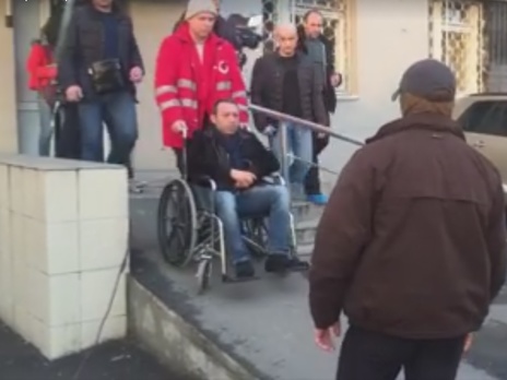 Корбана везут в суд. Видео