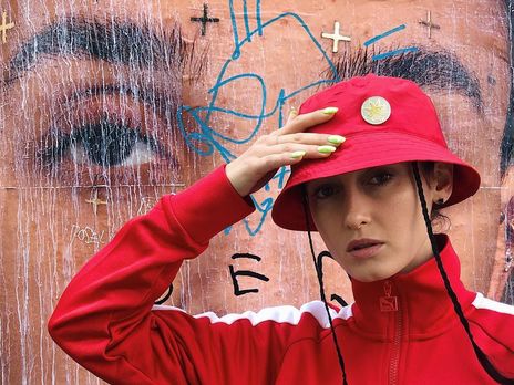 Паш показала, как выглядит платиновой блондинкой