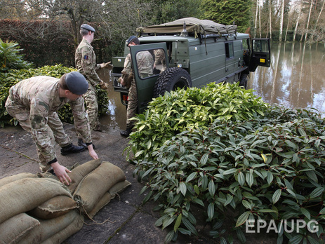 В Великобритании из-за наводнения без света остались 10 тысяч домов