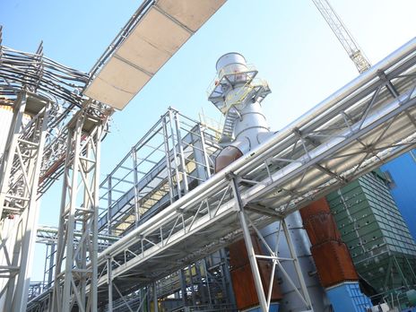 ﻿На заводі 