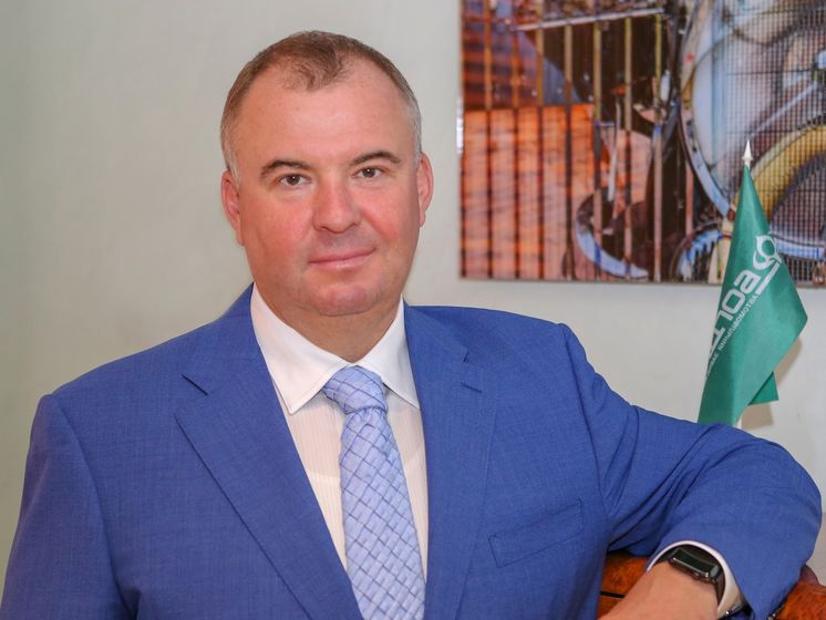﻿У корпорації "Богдан" заявили, що їхній голова Гладковський не прийшов на допит у НАБУ через відсутність в Україні