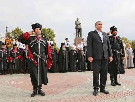 Меджлис: В Крыму казаки устроили рейд по домам крымских татар после появления в нескольких селах украинской символики