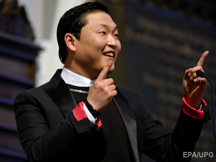 Исполнитель хита Gangnam Style, певец Psy станцевал тверк. Видео