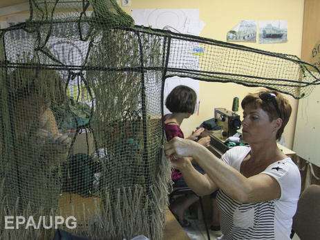 Соцопрос: Лидерами доверия украинцев являются волонтеры, церковь и армия