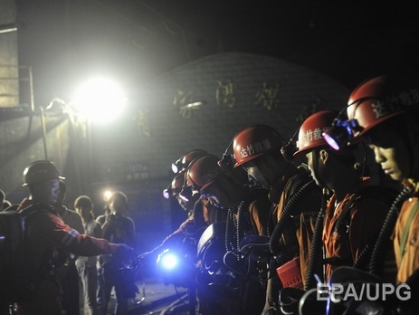 В Китае найдены живыми пятеро заблокированных в шахте горняков