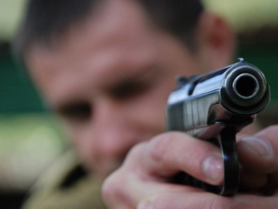 В Полтаве неизестный стрелял в голову местному жителю на улице