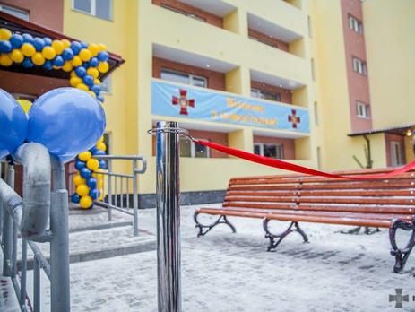 80 нацгвардейцев получили служебные квартиры в Новых Петровцах. Фоторепортаж