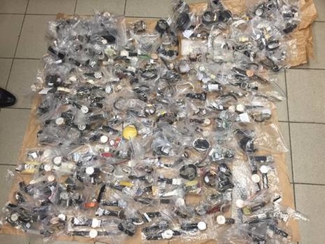 СБУ пресекла контрабандный ввоз в Украину брендовых часов на 1 млрд грн