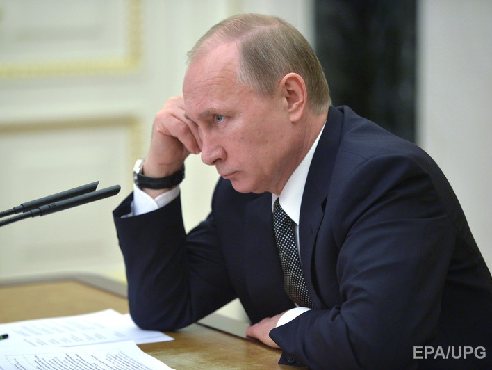 Bloomberg: Аналитики поставили Путину "единицу" за экономику