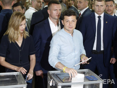Топ-политики Украины проголосовали на выборах в Верховную Раду. Фоторепортаж