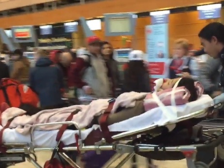 Канадский самолет попал в зону сильной турбулентности, пострадал 21 пассажир