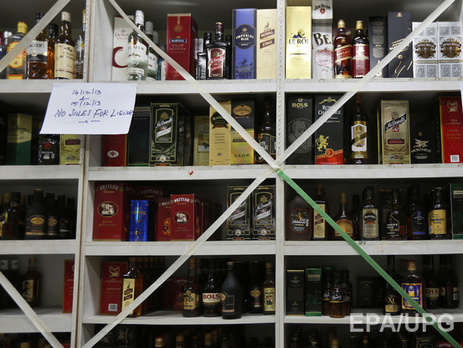 Жебривский: Местные власти игнорируют распоряжение о запрете продажи алкоголя военным