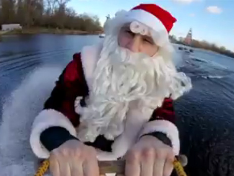 Кличко в костюме Деда Мороза пожелал украинцам здоровья в новом году