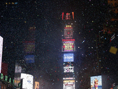 Более миллиона человек встретили Новый год на Таймс-сквер в Нью-Йорке. Фоторепортаж
