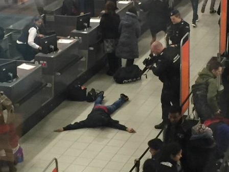 В аэропорту в Амстердаме британец угрожал бомбой