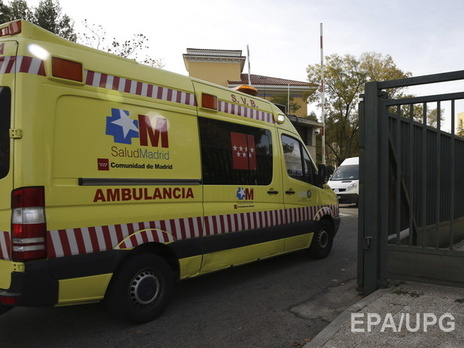 AP: В Испании обрушился фасад здания, пострадали пять человек