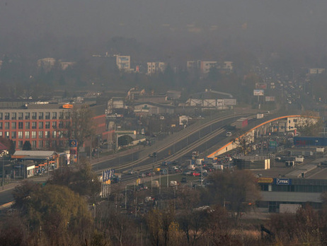 Власти Кракова предложили владельцам авто бесплатный проезд в городском транспорте
