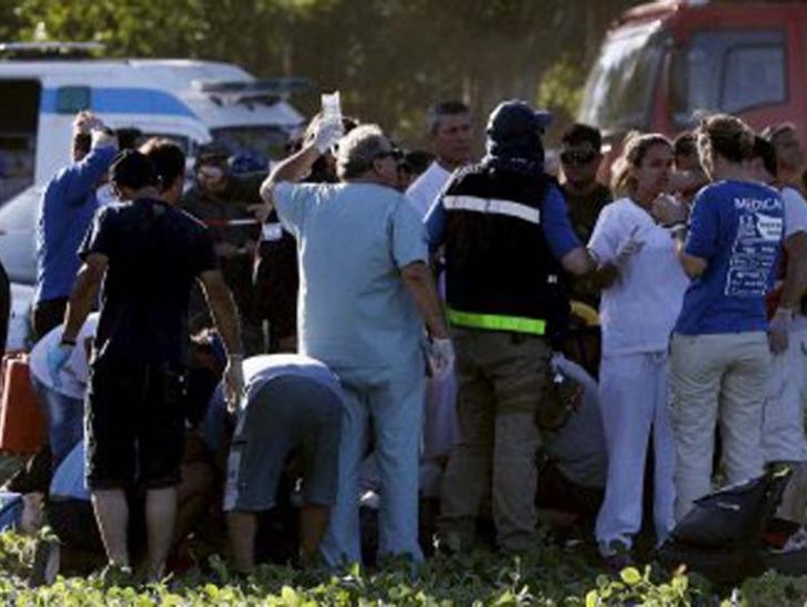 На ралли "Дакар" в Аргентине автомобиль врезался в толпу зрителей – СМИ