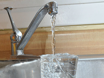 В Крыму из-за аварии водопровода без воды остались город Инкерман и два поселка