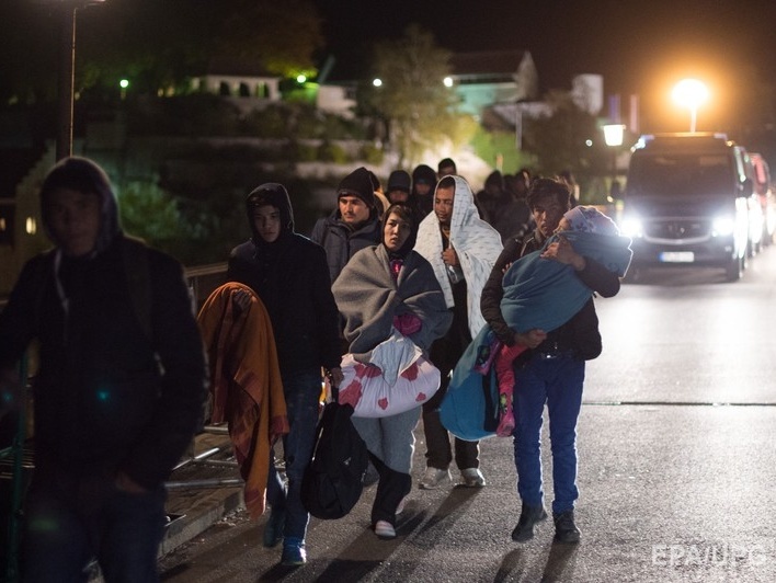 Экс-президент Чехии: Европу ждет "миграционное цунами"