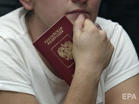 ﻿У Ростові стверджують, що російські паспорти отримало приблизно 7 тис. жителів окупованого Донбасу