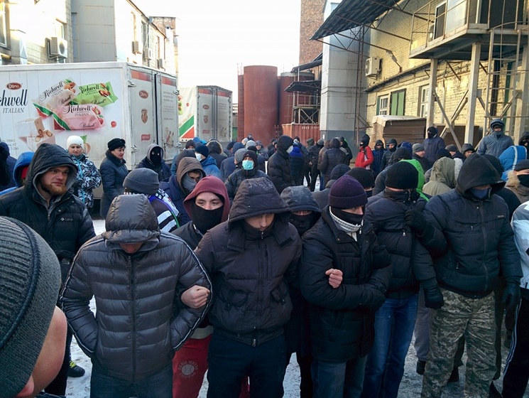 Журналист: В Житомире титушки напали на съемочную группу "5 канала"