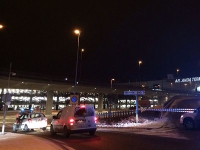 В аэропорту Арланда в Стокгольме задержаны рейсы из-за обнаружения подозрительного пакета &ndash; СМИ